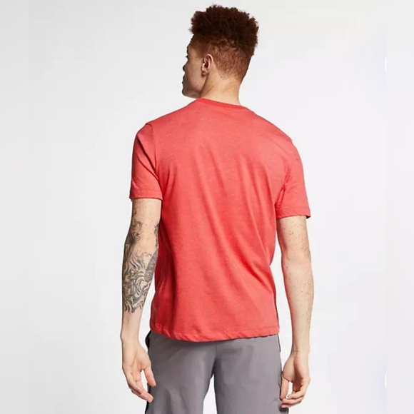 Nike Men's Dri-FIT Training Short Sleeve T-shirt - Picture 2 of 9